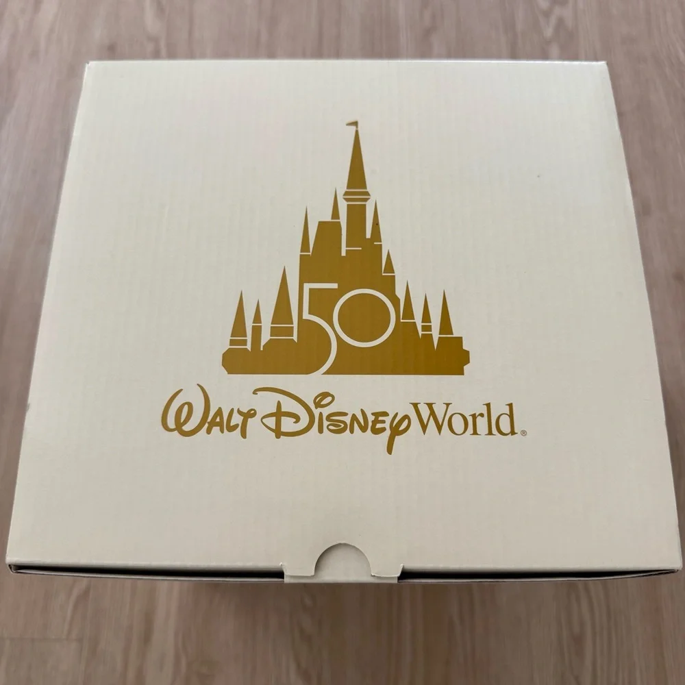 Scentsy Disney Castle candle wax melt Warmer 50th anniversary NEW - Picture 7 of 10